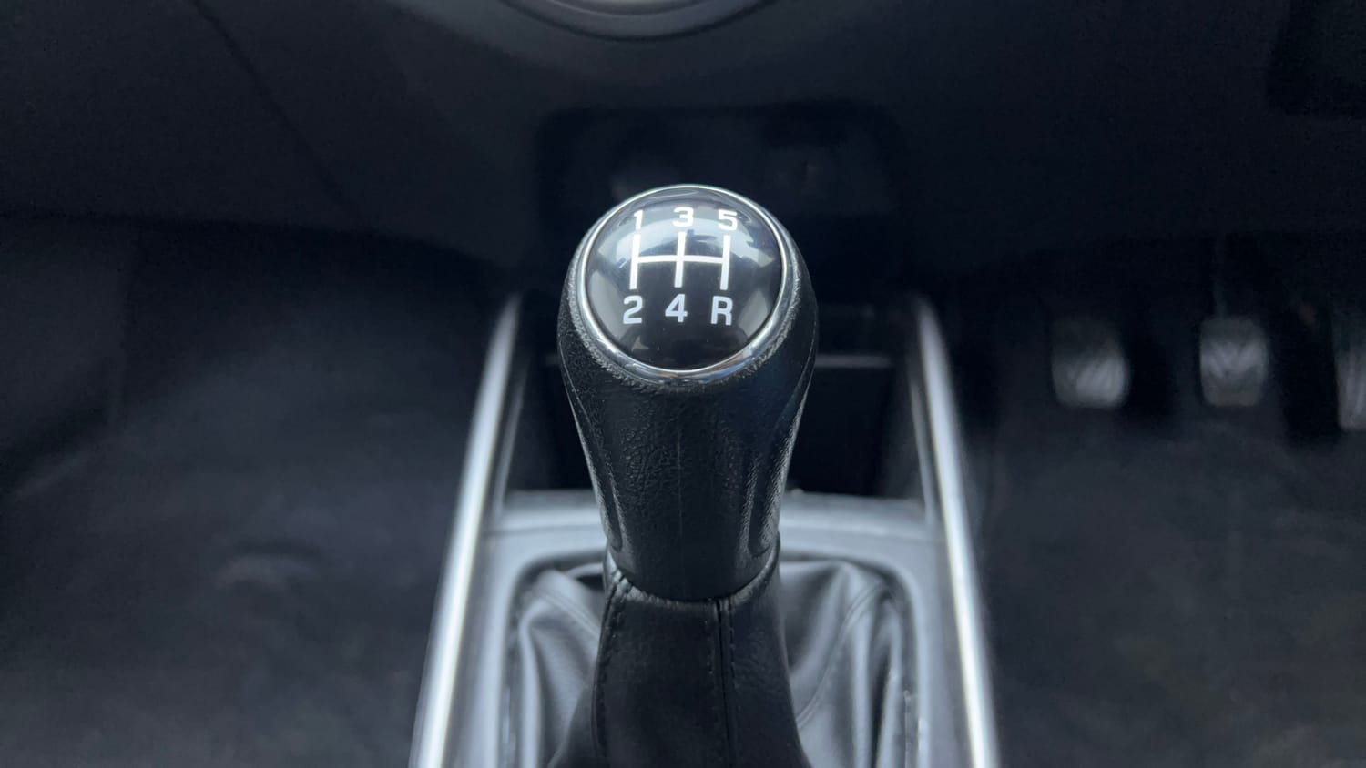 Used 2021 Maruti Suzuki Baleno Zeta Petrol Manual interior GEAR  KNOB VIEW
