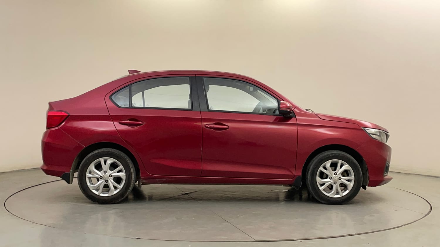 Used 2019 Honda Amaze 1.2 V CVT Petrol Petrol Automatic exterior RIGHT SIDE VIEW