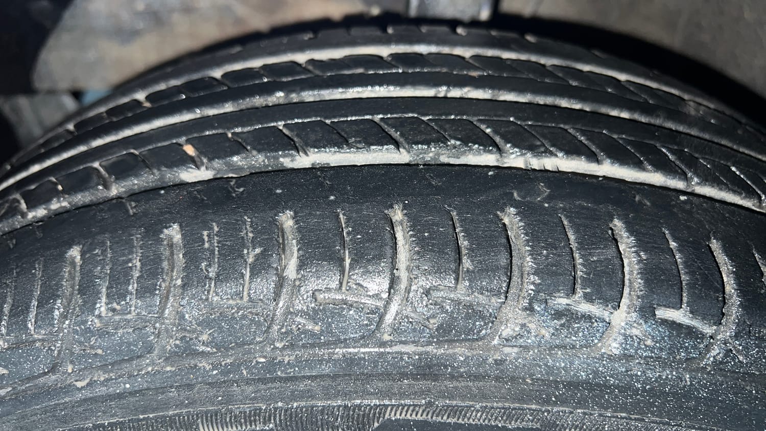 Used 2017 Maruti Suzuki Baleno Delta 1.2 Petrol Manual tyres LEFT FRONT TYRE TREAD VIEW