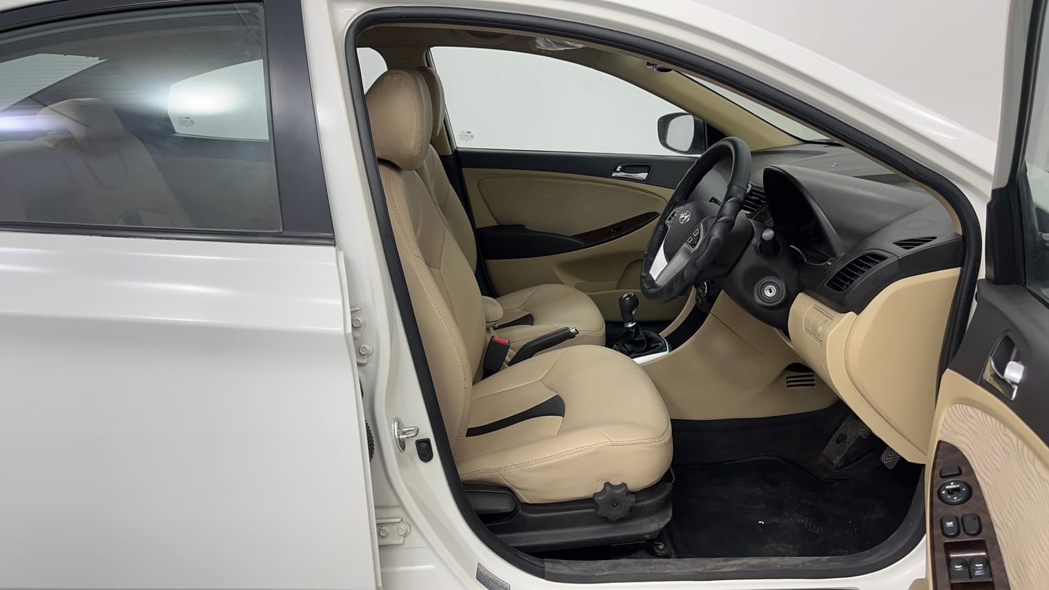 Used 2015 Hyundai Verna Fluidic 1.6 VTVT SX Petrol Manual interior RIGHT SIDE FRONT DOOR CABIN VIEW