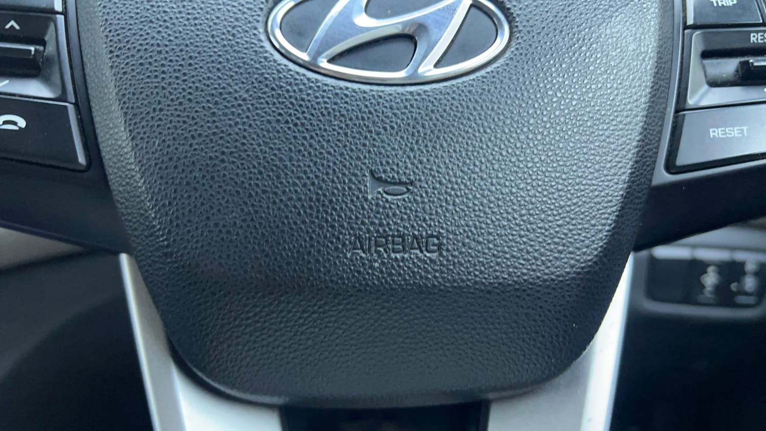 Used 2018 Hyundai Creta SX 1.6 AT Petrol Petrol Automatic top_features Airbags