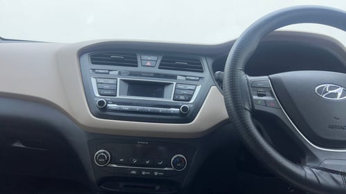 Used 2016 Hyundai Elite i20 Sportz 1.2 Petrol Manual interior MUSIC SYSTEM & AC CONTROL VIEW