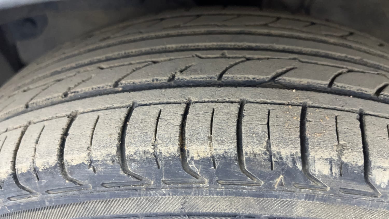 Used 2011 Honda City 1.5 V AT Petrol Automatic tyres LEFT FRONT TYRE TREAD VIEW