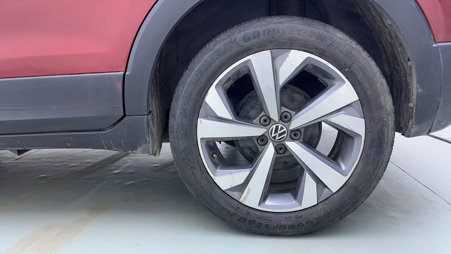 Used 2022 Volkswagen Taigun Topline 1.0 TSI AT Petrol Automatic tyres LEFT REAR TYRE RIM VIEW