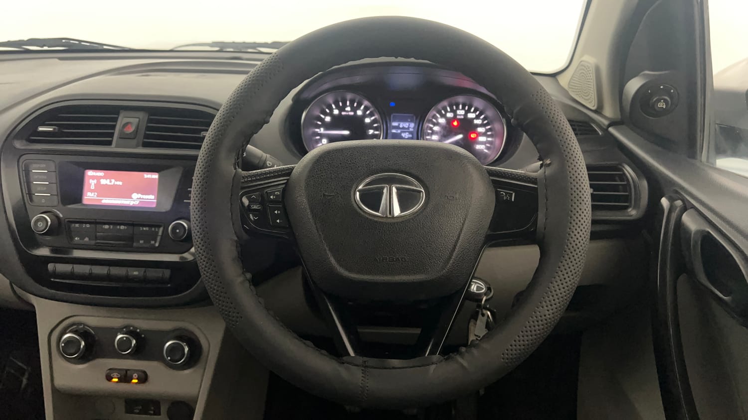 Used 2019 Tata Tiago Revotron XZ w/o Alloy Petrol Manual interior STEERING VIEW
