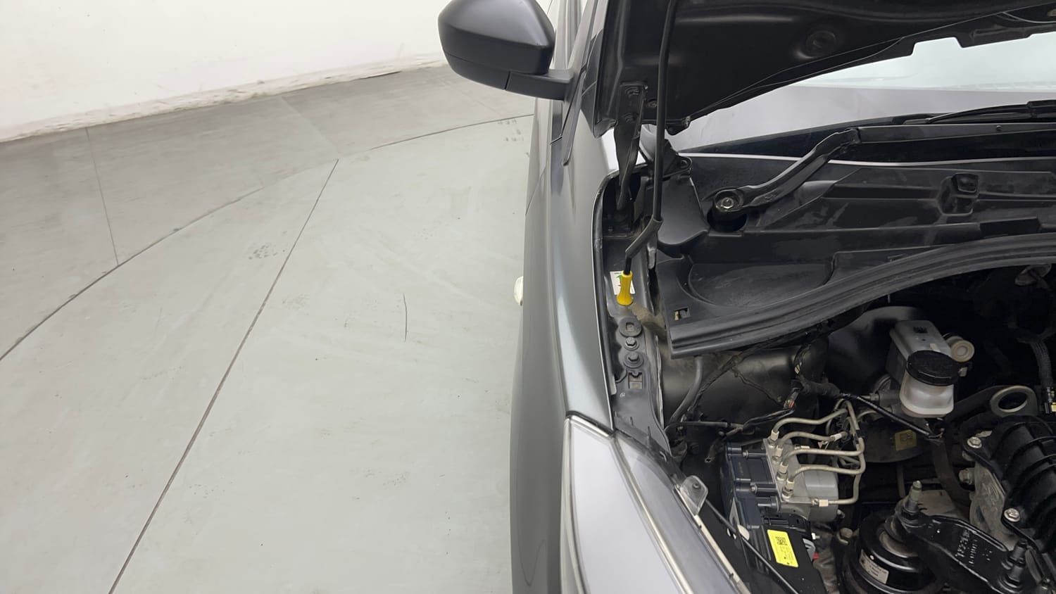 Used 2022 Tata Tiago XE Petrol Manual engine ENGINE RIGHT SIDE HINGE & APRON VIEW