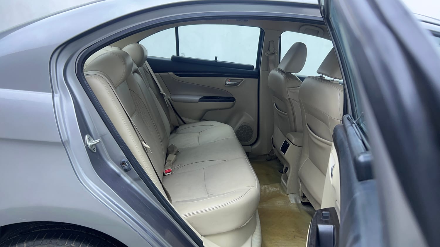 Used 2017 Maruti Suzuki Ciaz Alpha 1.4 AT Petrol Automatic interior RIGHT SIDE REAR DOOR CABIN VIEW