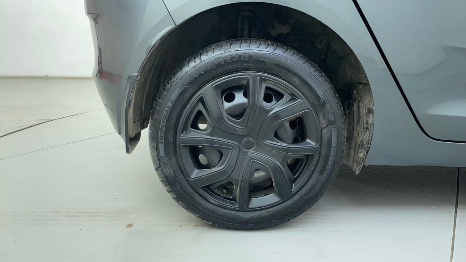 Used 2021 Tata Altroz XM Plus Petrol Petrol Manual tyres RIGHT REAR TYRE RIM VIEW