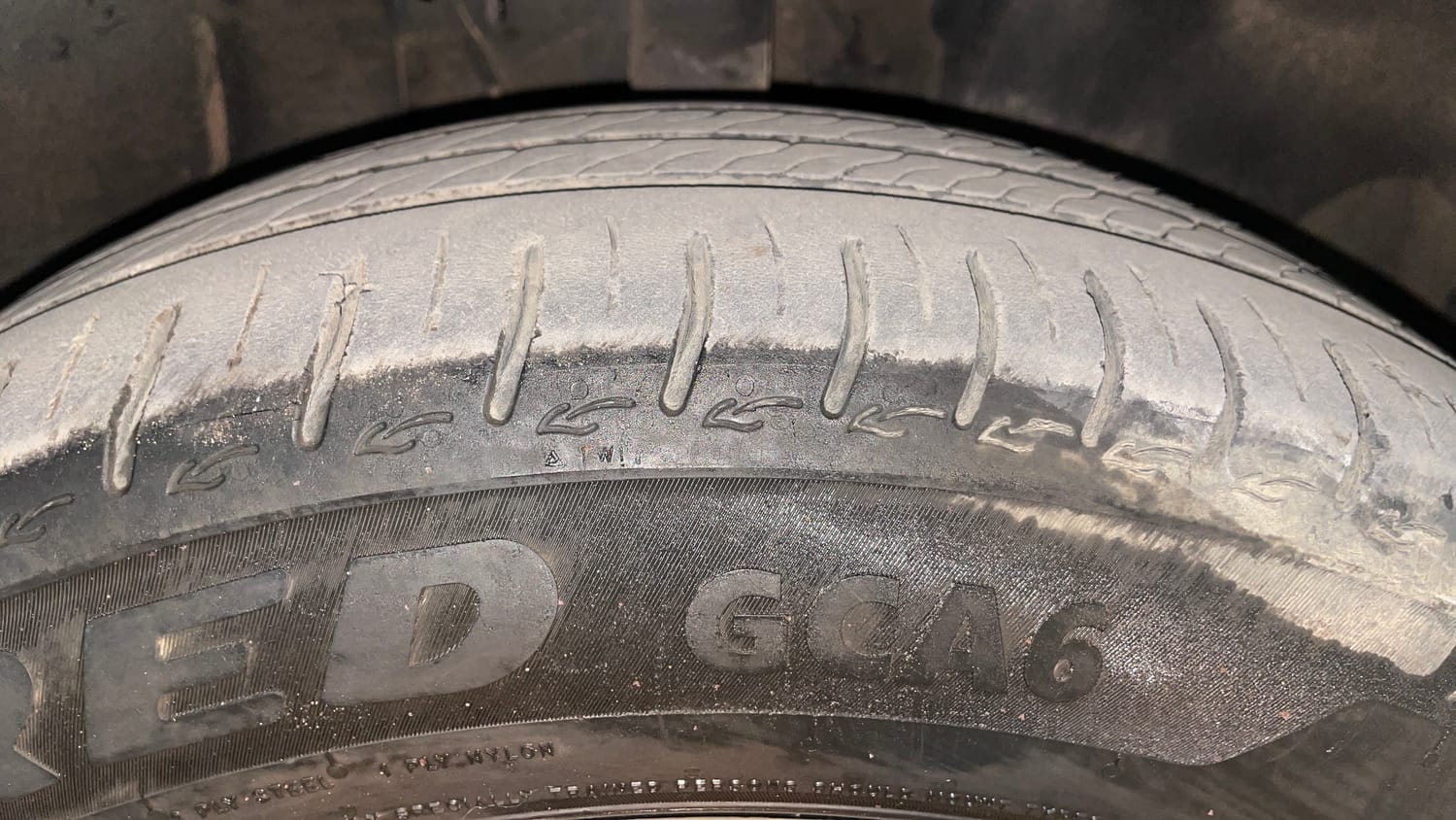 Used 2023 Tata Altroz XZ Plus Petrol Petrol Manual tyres RIGHT FRONT TYRE TREAD VIEW