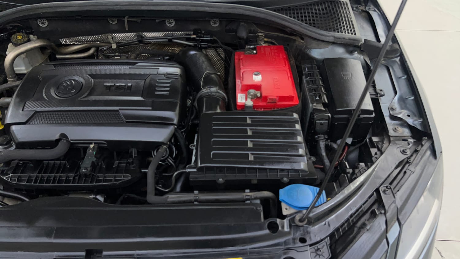 Used 2018 Skoda Octavia 1.8 TSI L&K Petrol Automatic engine ENGINE LEFT SIDE VIEW