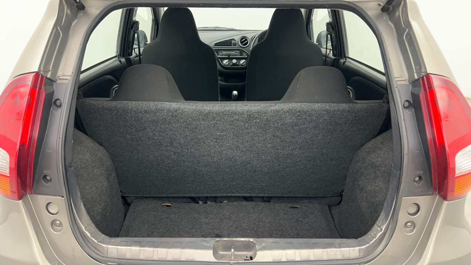 Used 2018 Datsun Redi-GO S 1.0 AMT Petrol Automatic interior DICKY INSIDE VIEW