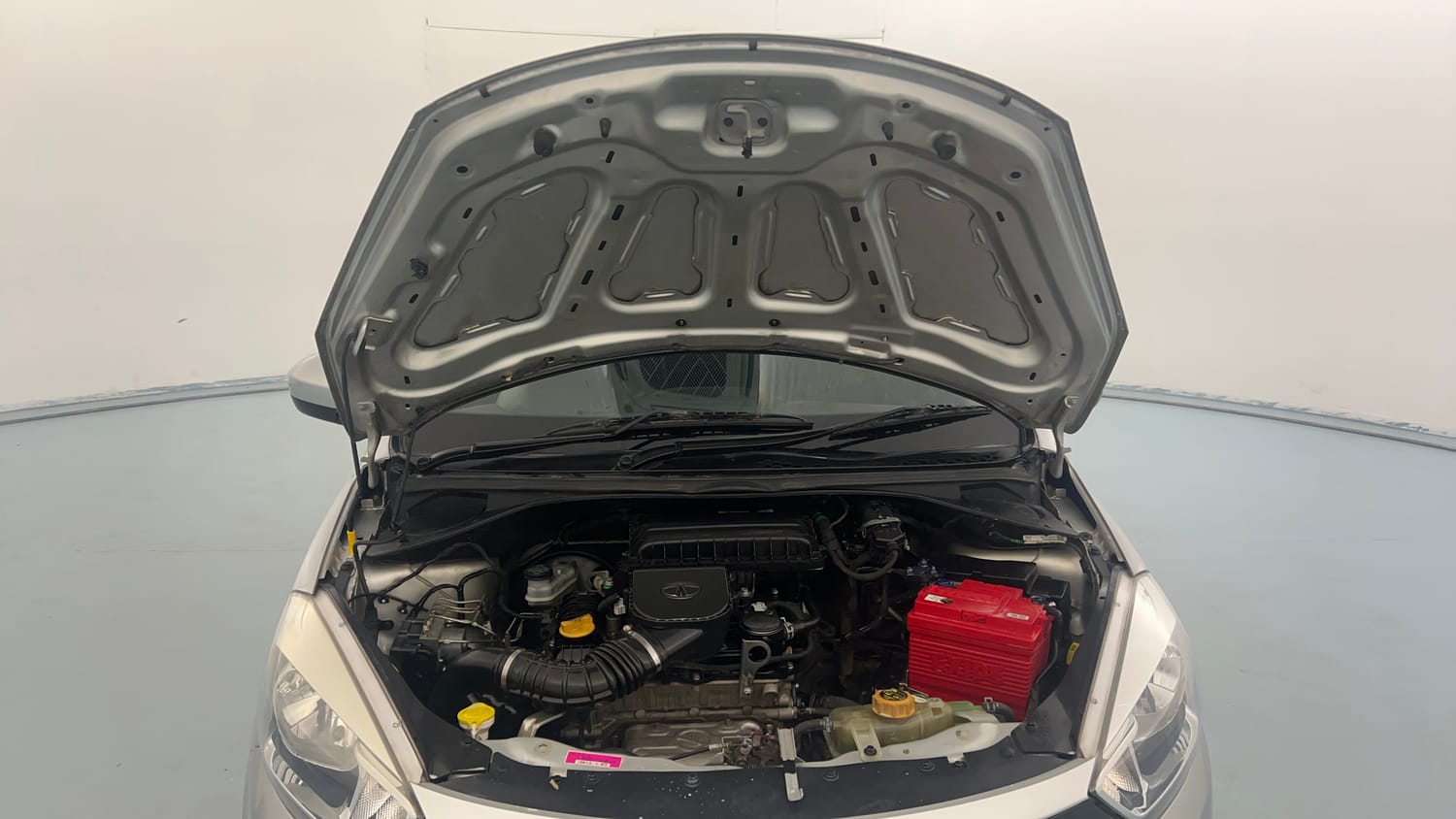 Used 2019 Tata Tiago Revotron XZ w/o Alloy Petrol Manual engine ENGINE & BONNET OPEN FRONT VIEW