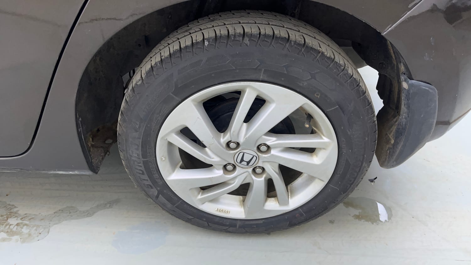 Used 2016 Honda Jazz VX Petrol Petrol Manual tyres LEFT REAR TYRE RIM VIEW
