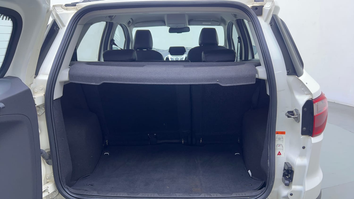 Used 2017 Ford EcoSport Titanium 1.5L Ti-VCT Petrol Manual interior DICKY INSIDE VIEW