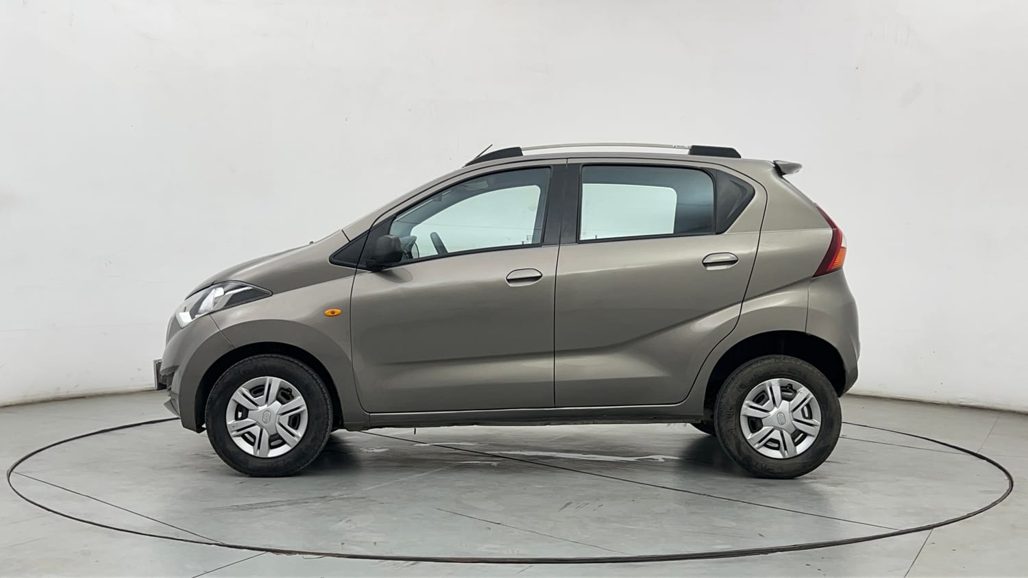 Used 2018 Datsun Redi-GO S 1.0 AMT Petrol Automatic exterior LEFT SIDE VIEW
