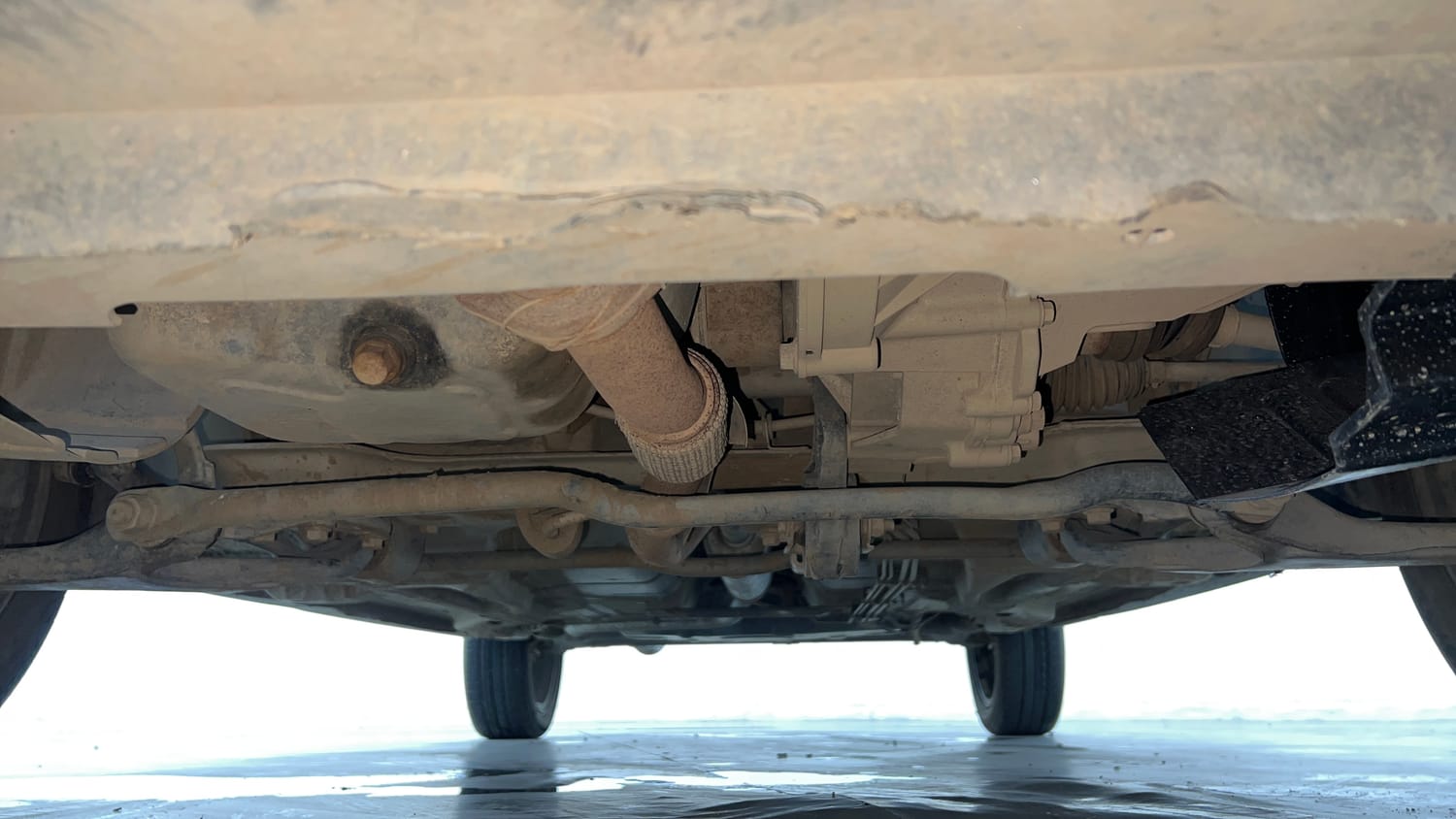 Used 2020 Tata Tiago XZ Plus Petrol Manual extra FRONT LEFT UNDERBODY VIEW
