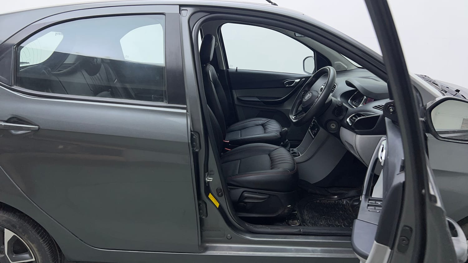Used 2020 Tata Tiago XZ Plus Petrol Manual interior RIGHT SIDE FRONT DOOR CABIN VIEW