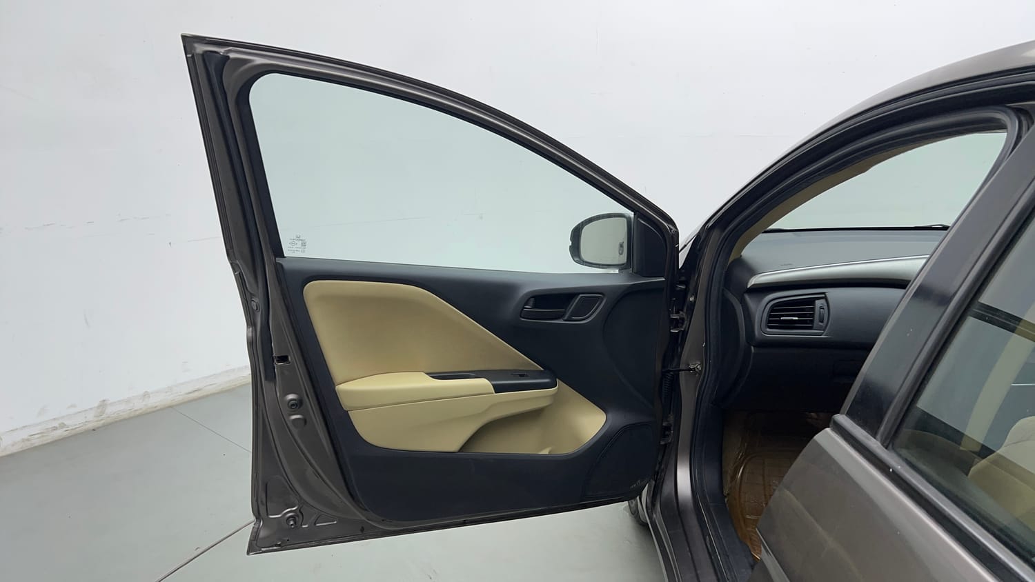 Used 2016 Honda City SV CVT Petrol Automatic interior LEFT FRONT DOOR OPEN VIEW