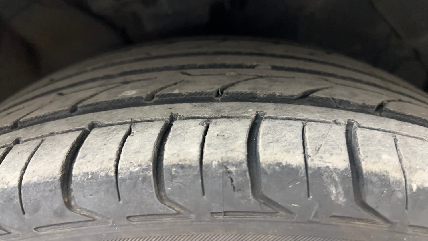 Used 2015 Hyundai Verna Fluidic 1.6 VTVT SX Petrol Manual tyres RIGHT FRONT TYRE TREAD VIEW