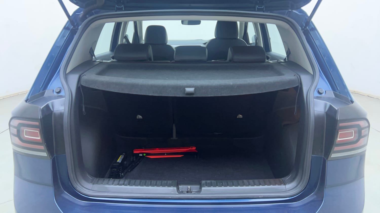 Used 2025 Volkswagen Taigun Topline 1.0 TSI AT Petrol Automatic interior DICKY INSIDE VIEW