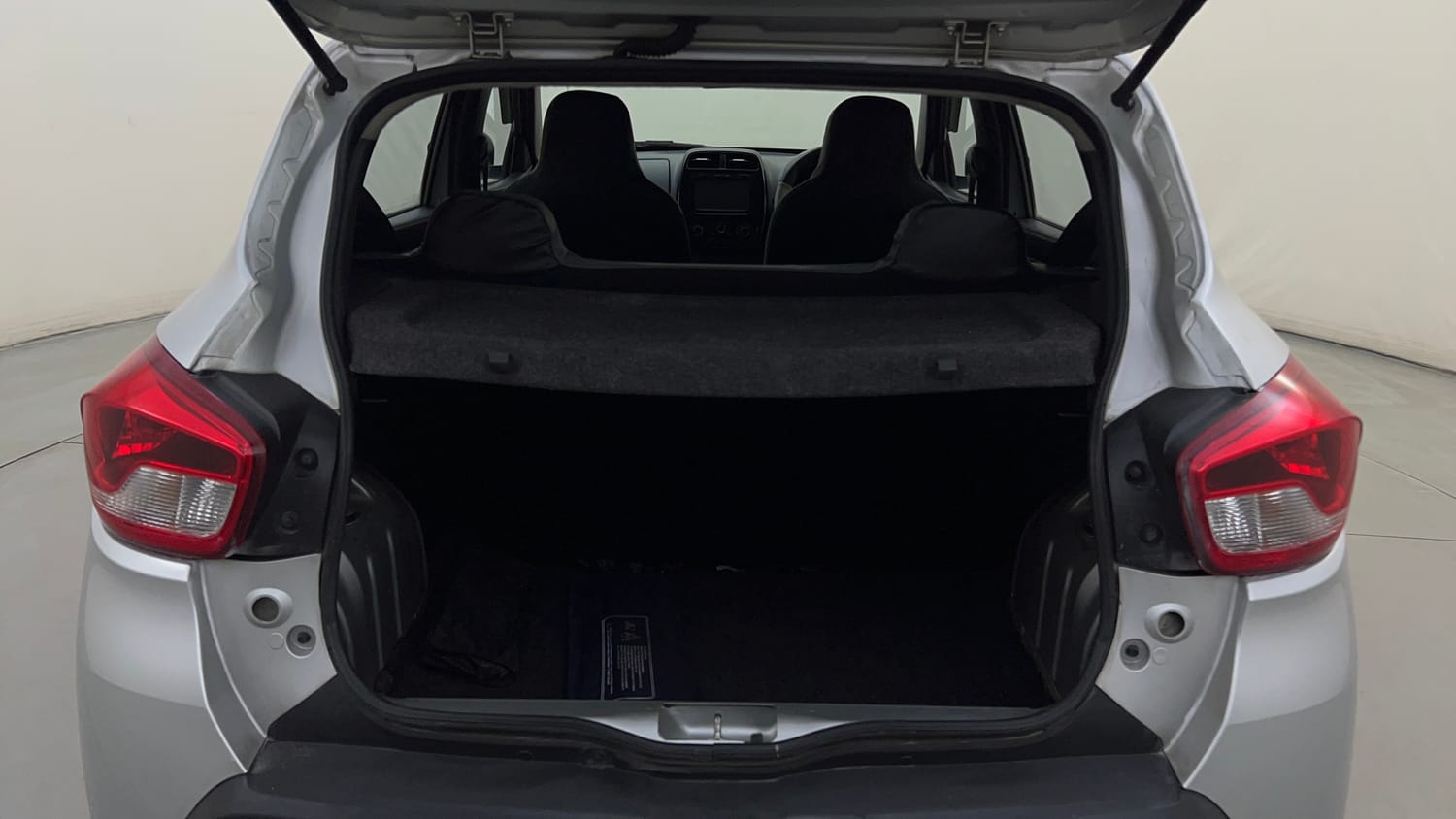Used 2016 Renault Kwid RXT Petrol Manual interior DICKY INSIDE VIEW