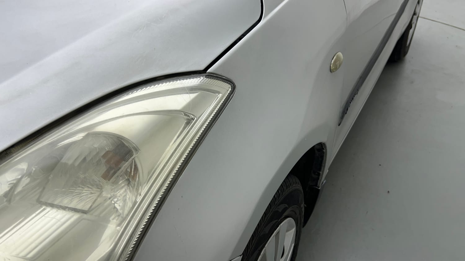 Used 2017 Maruti Suzuki Swift LXi (O) Petrol Manual dents MINOR DENT