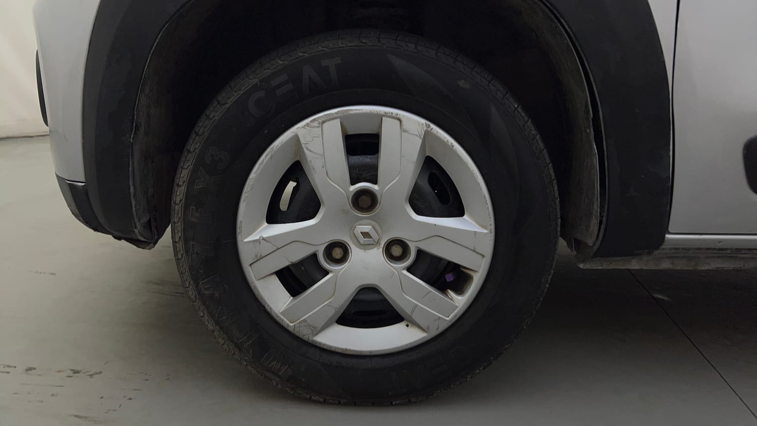 Used 2016 Renault Kwid RXT Petrol Manual tyres LEFT FRONT TYRE RIM VIEW