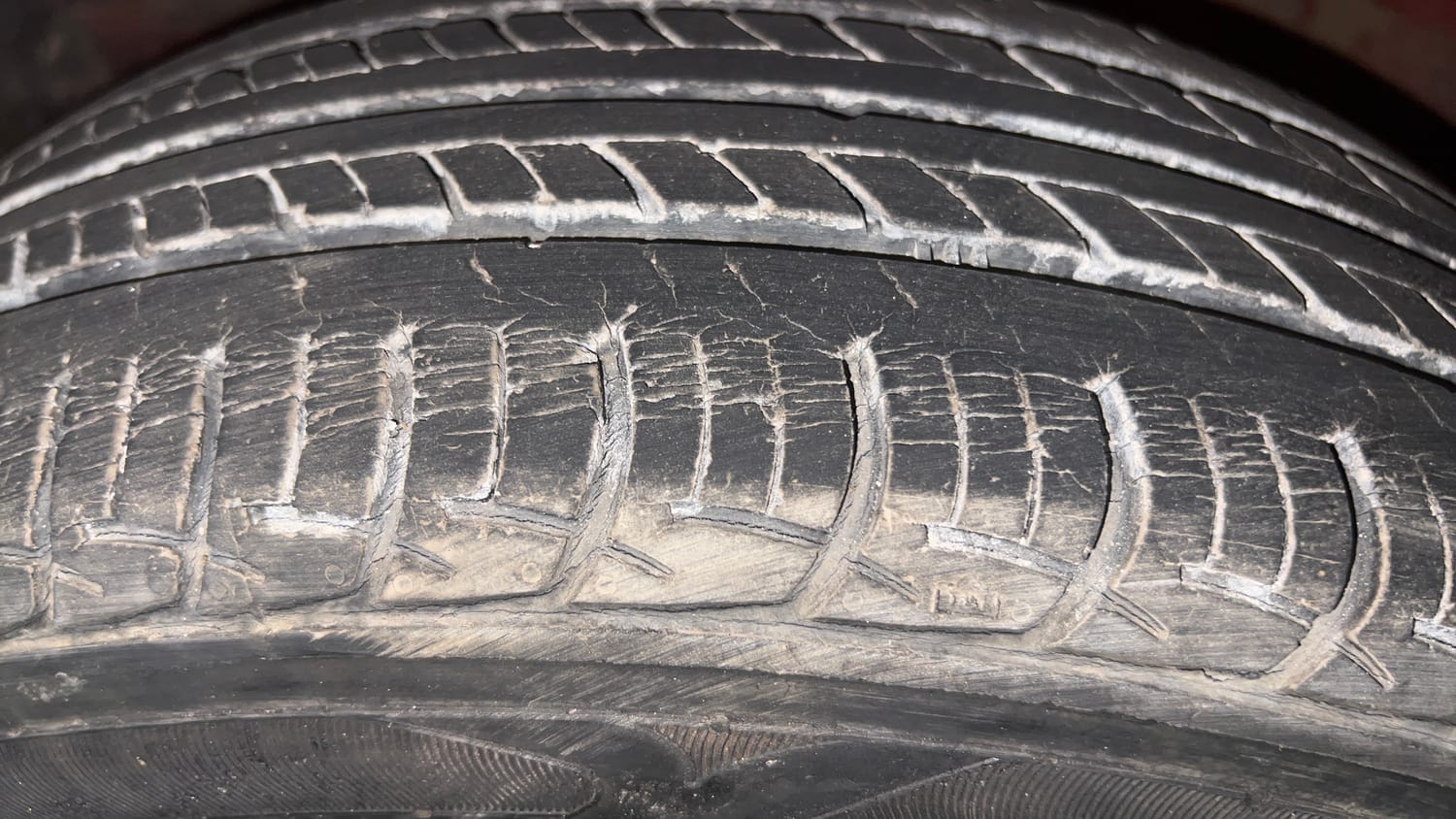 Used 2018 Maruti Suzuki Baleno Delta 1.2 AT Petrol Automatic tyres LEFT FRONT TYRE TREAD VIEW