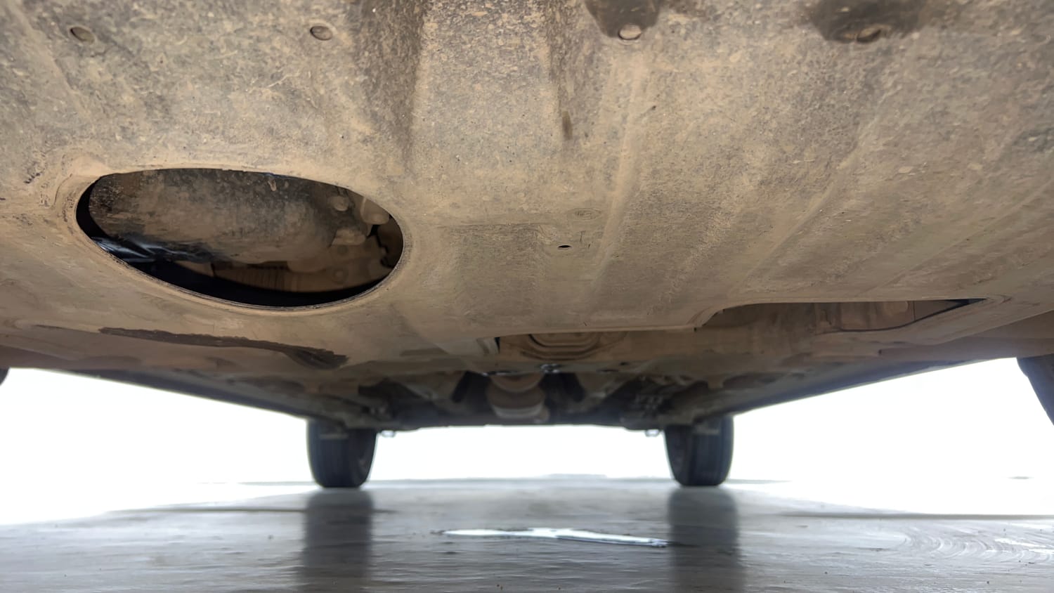 Used 2022 Kia Carens Prestige Plus 1.4 Petrol MT 7 STR Petrol Manual extra FRONT LEFT UNDERBODY VIEW