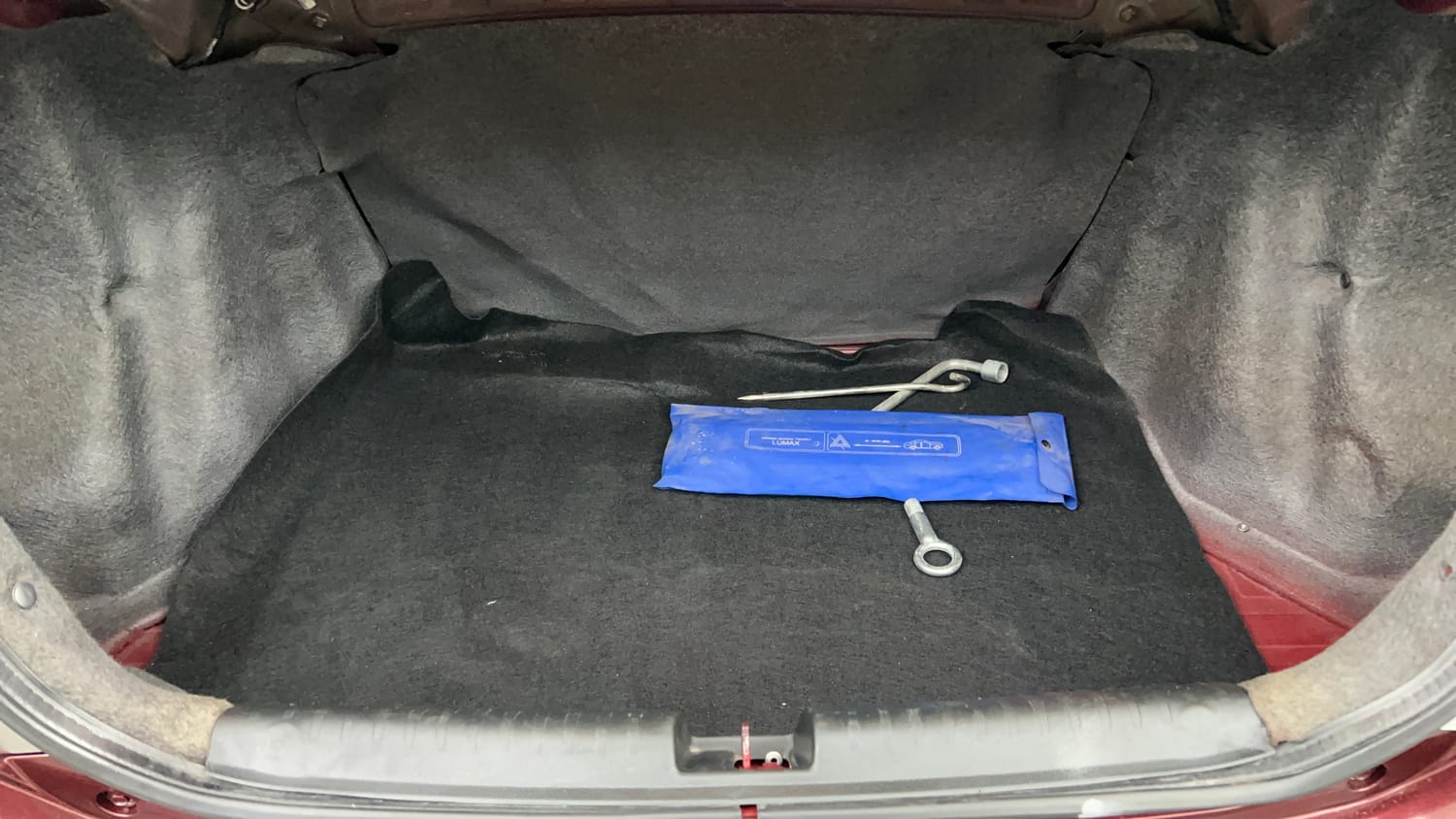 Used 2015 Honda Amaze 1.2 S i-VTEC Petrol Manual interior DICKY INSIDE VIEW