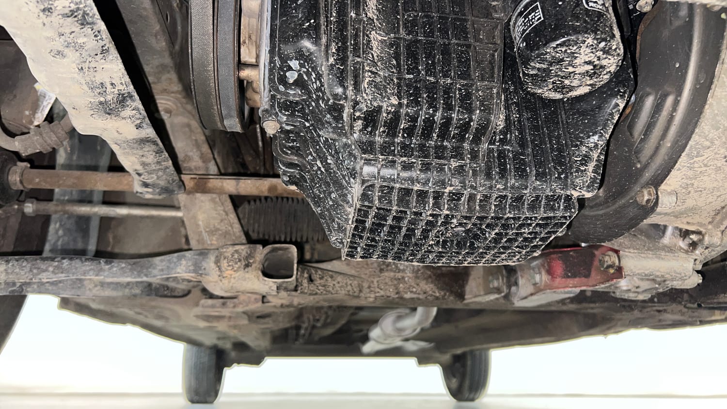 Used 2016 Renault Kwid RXT Petrol Manual extra FRONT LEFT UNDERBODY VIEW