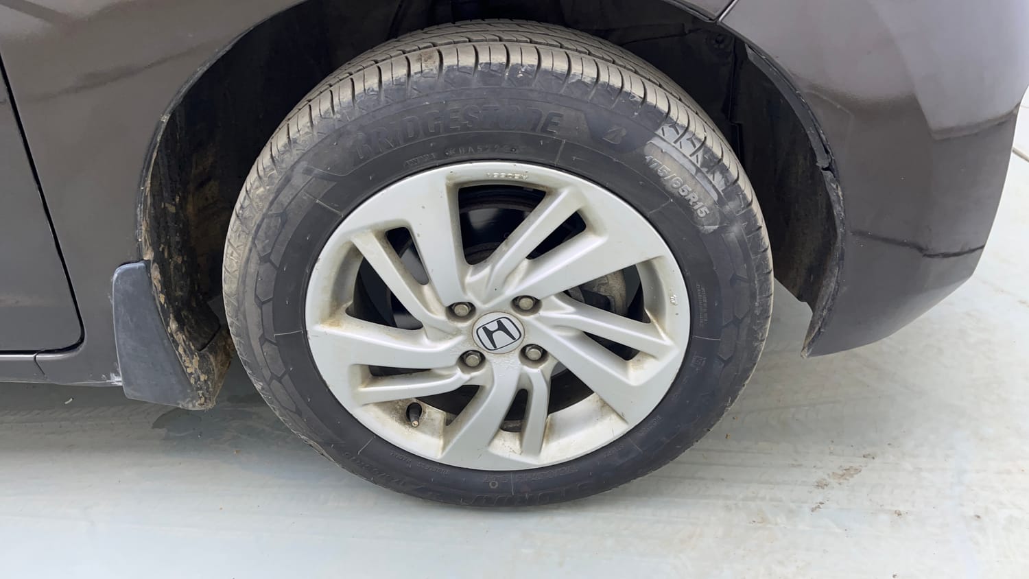 Used 2016 Honda Jazz VX Petrol Petrol Manual tyres RIGHT FRONT TYRE RIM VIEW