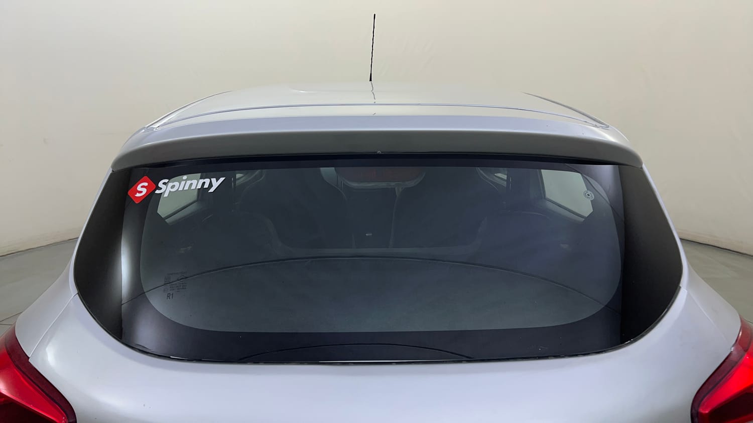 Used 2016 Renault Kwid RXT Petrol Manual exterior BACK WINDSHIELD VIEW