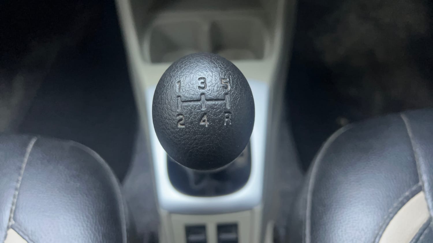 Used 2015 Maruti Suzuki Alto K10 VXi Petrol Manual interior GEAR  KNOB VIEW