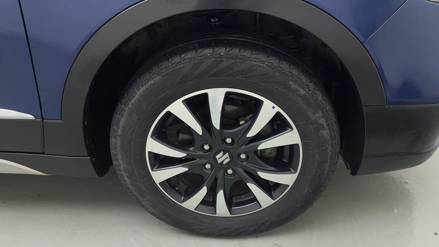 Used 2021 Maruti Suzuki S-Cross Zeta Petrol Manual tyres RIGHT FRONT TYRE RIM VIEW