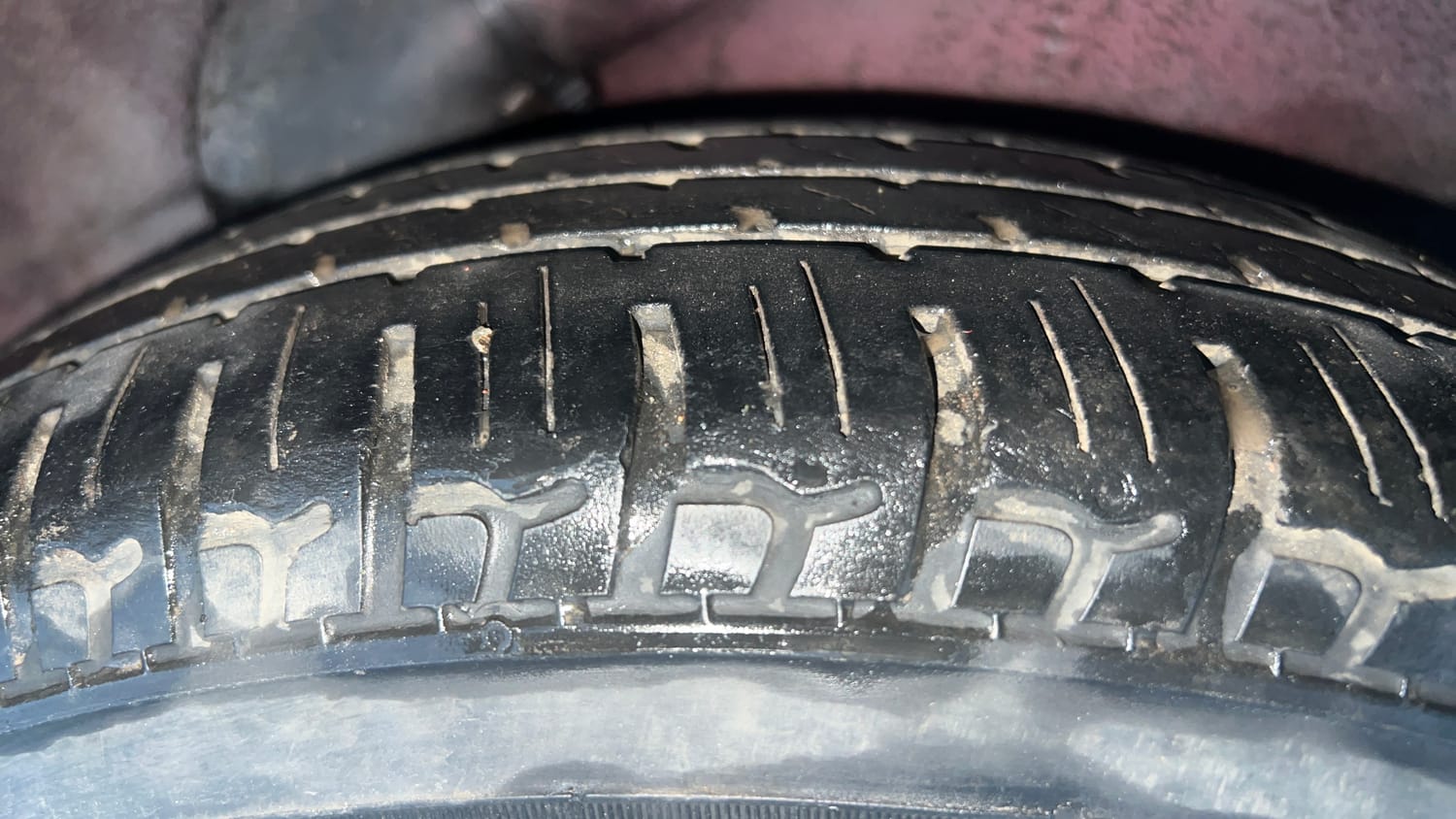 Used 2015 Hyundai i10 Sportz 1.1 iRDE2 Petrol Manual tyres LEFT REAR TYRE TREAD VIEW