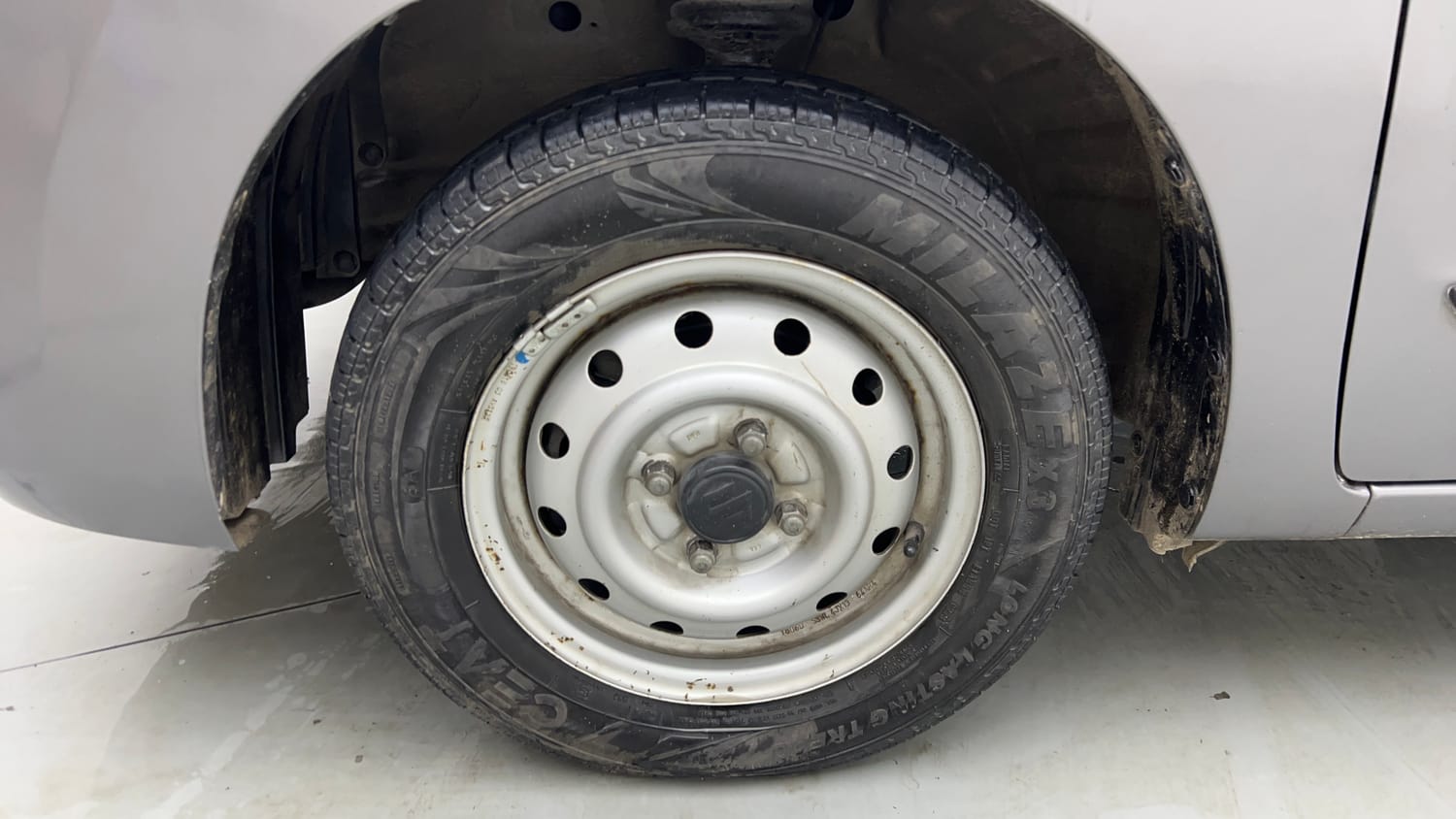 Used 2018 Maruti Suzuki Wagon R LXI CNG Cng Manual tyres LEFT FRONT TYRE RIM VIEW