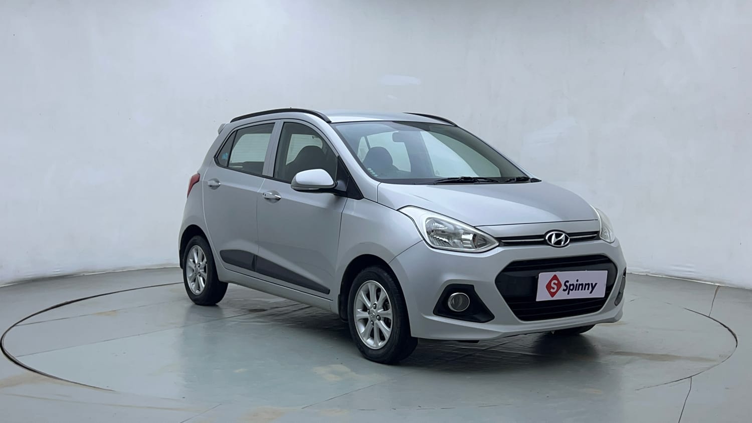 Used 2015 Hyundai Grand i10 Asta AT 1.2 Kappa VTVT Petrol Automatic exterior RIGHT FRONT CORNER VIEW