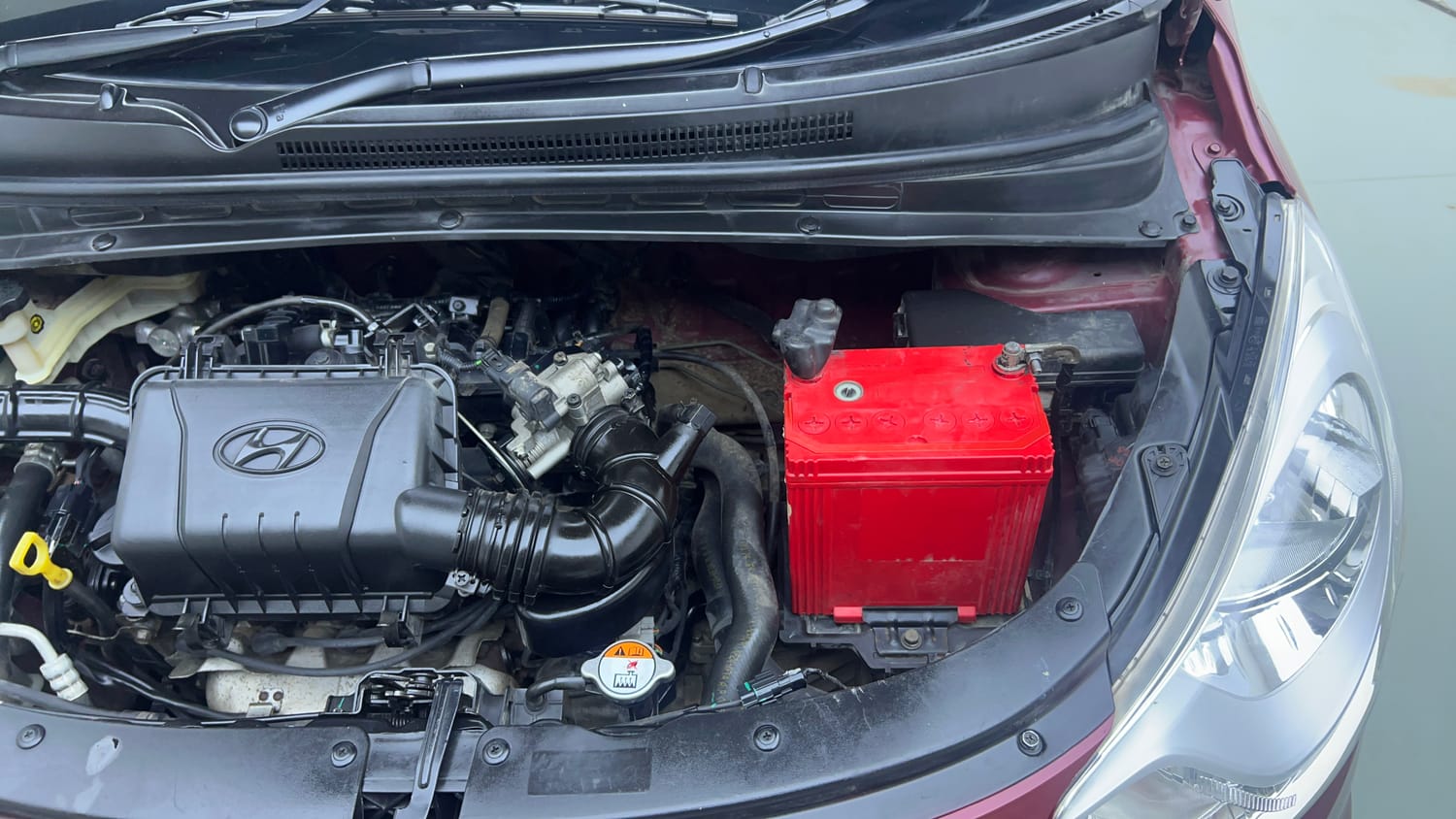 Used 2015 Hyundai i10 Sportz 1.1 iRDE2 Petrol Manual engine ENGINE LEFT SIDE VIEW