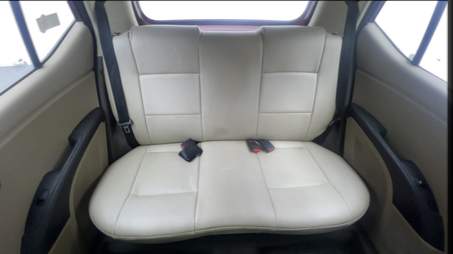 Used 2015 Hyundai i10 Sportz 1.1 iRDE2 Petrol Manual interior REAR SEAT CONDITION VIEW