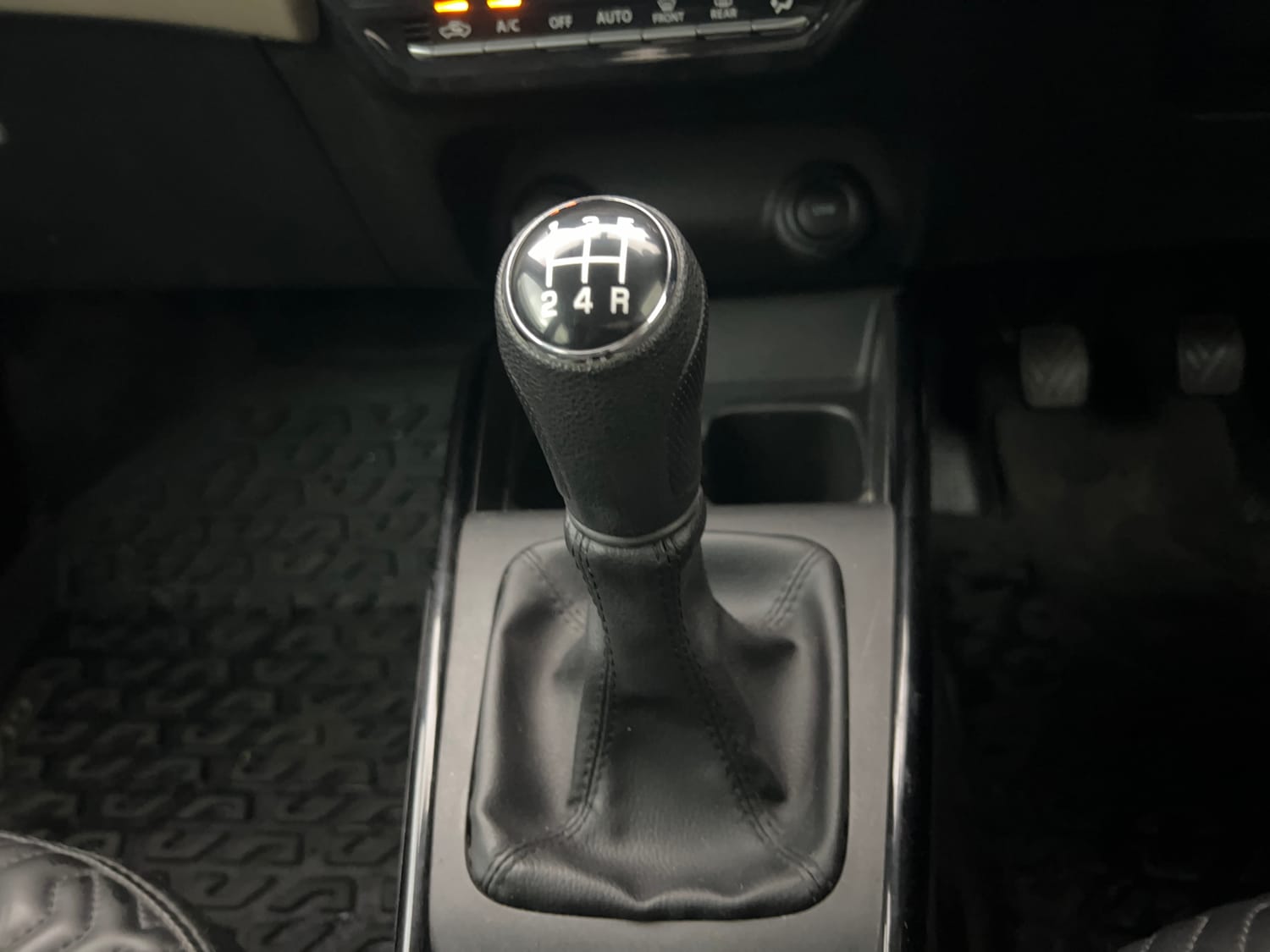 Used 2022 Toyota Glanza V Petrol Manual interior GEAR  KNOB VIEW