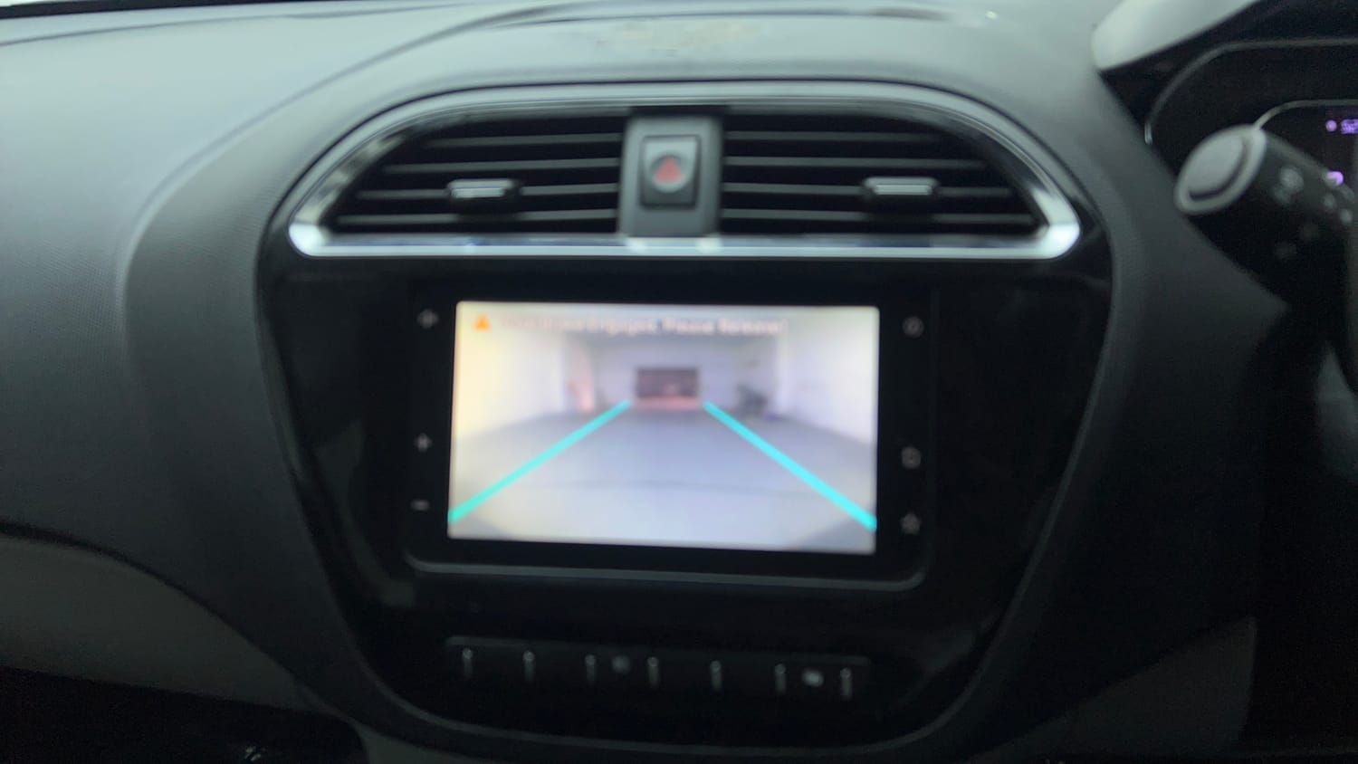 Used 2020 Tata Tiago XZ Plus Petrol Manual top_features Rear camera