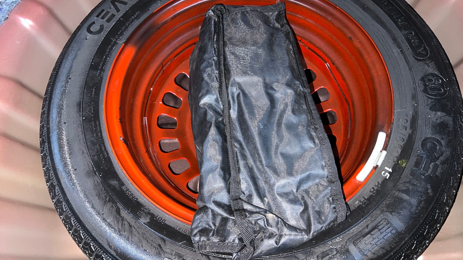 Used 2023 Nissan Magnite XV Premium Turbo Petrol Manual tyres SPARE TYRE VIEW