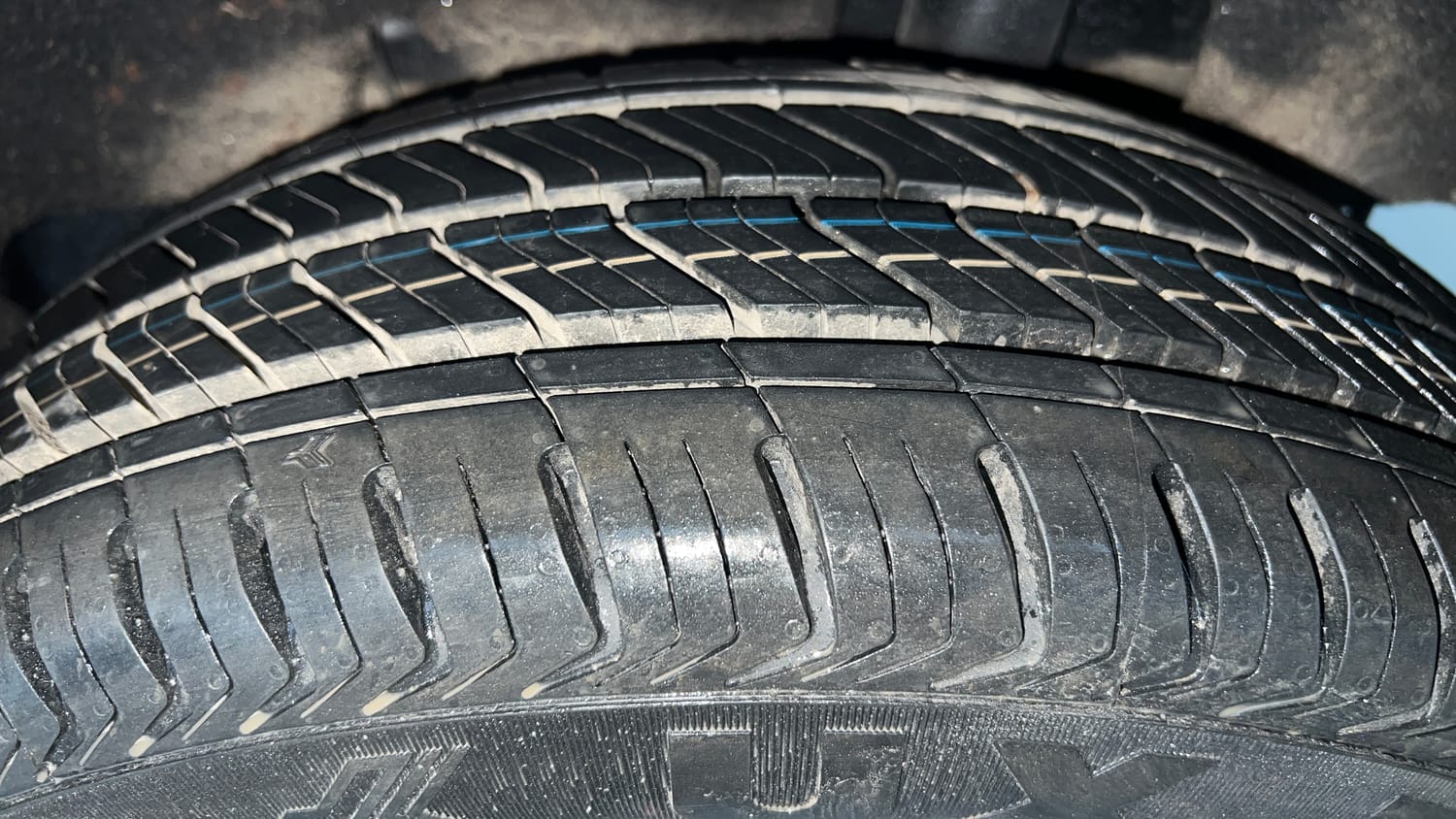 Used 2017 Maruti Suzuki Baleno Delta 1.2 Petrol Manual tyres LEFT REAR TYRE TREAD VIEW
