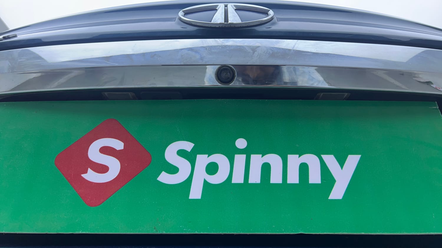 Used 2022 Tata Tigor EV XZ Plus Electric Automatic top_features Rear camera