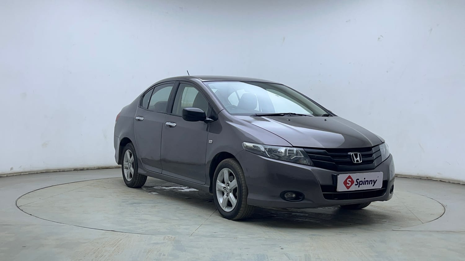 Used 2011 Honda City 1.5 V AT Petrol Automatic exterior RIGHT FRONT CORNER VIEW