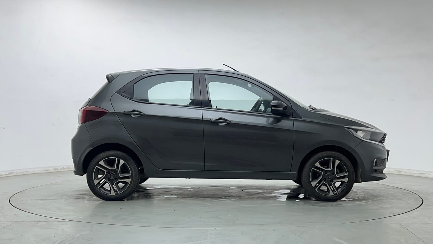 Used 2020 Tata Tiago XZ Plus Petrol Manual exterior RIGHT SIDE VIEW
