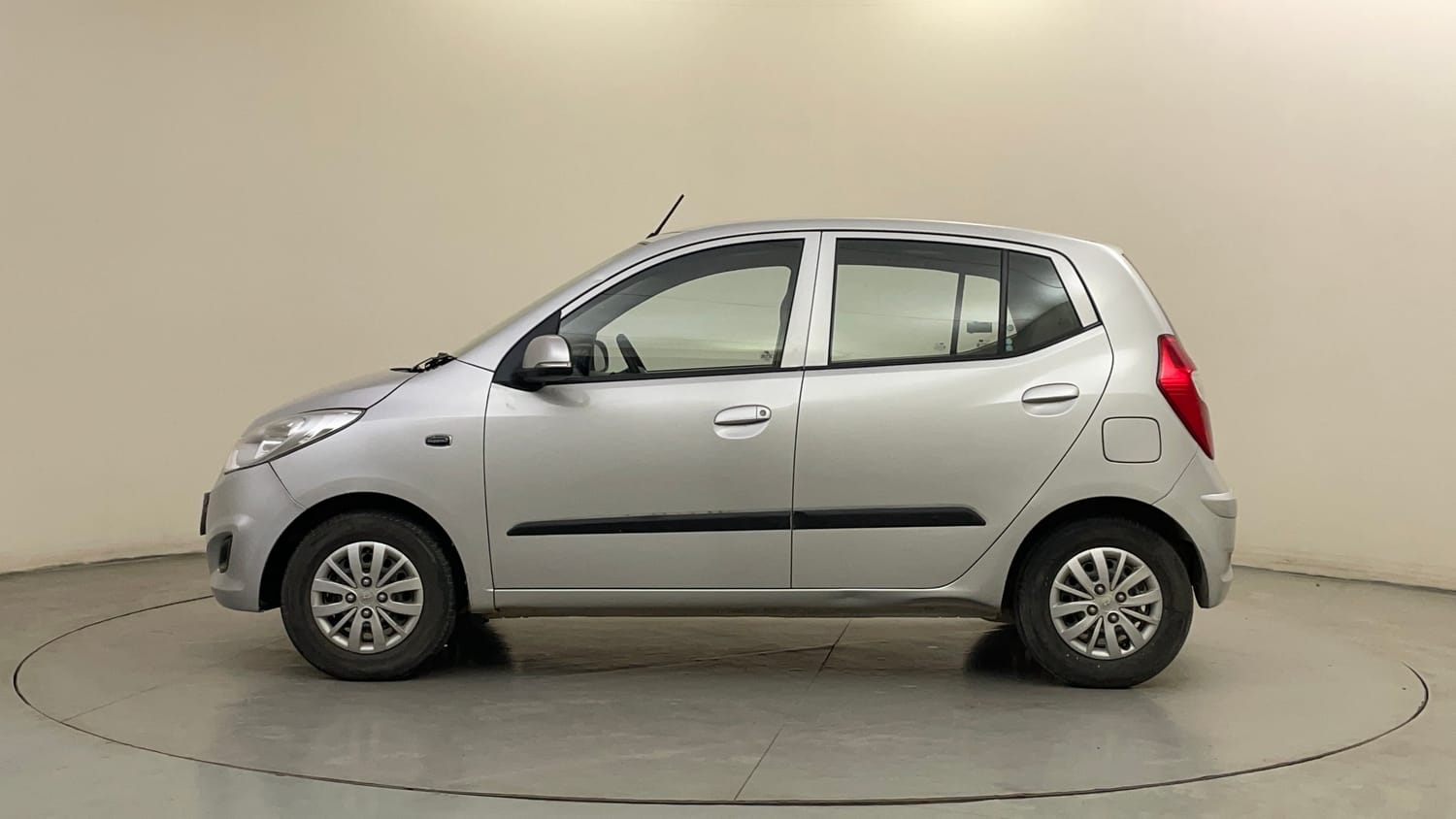 Used 2013 Hyundai i10 Magna 1.2 Kappa2 Petrol Manual exterior LEFT SIDE VIEW