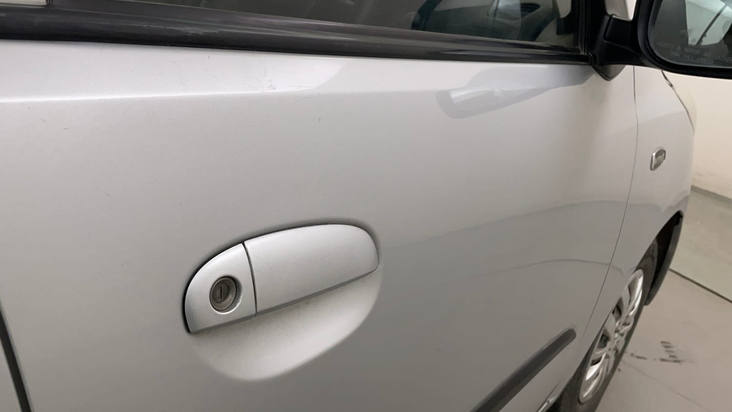 Used 2013 Hyundai i10 Magna 1.2 Kappa2 Petrol Manual dents MINOR SCRATCH