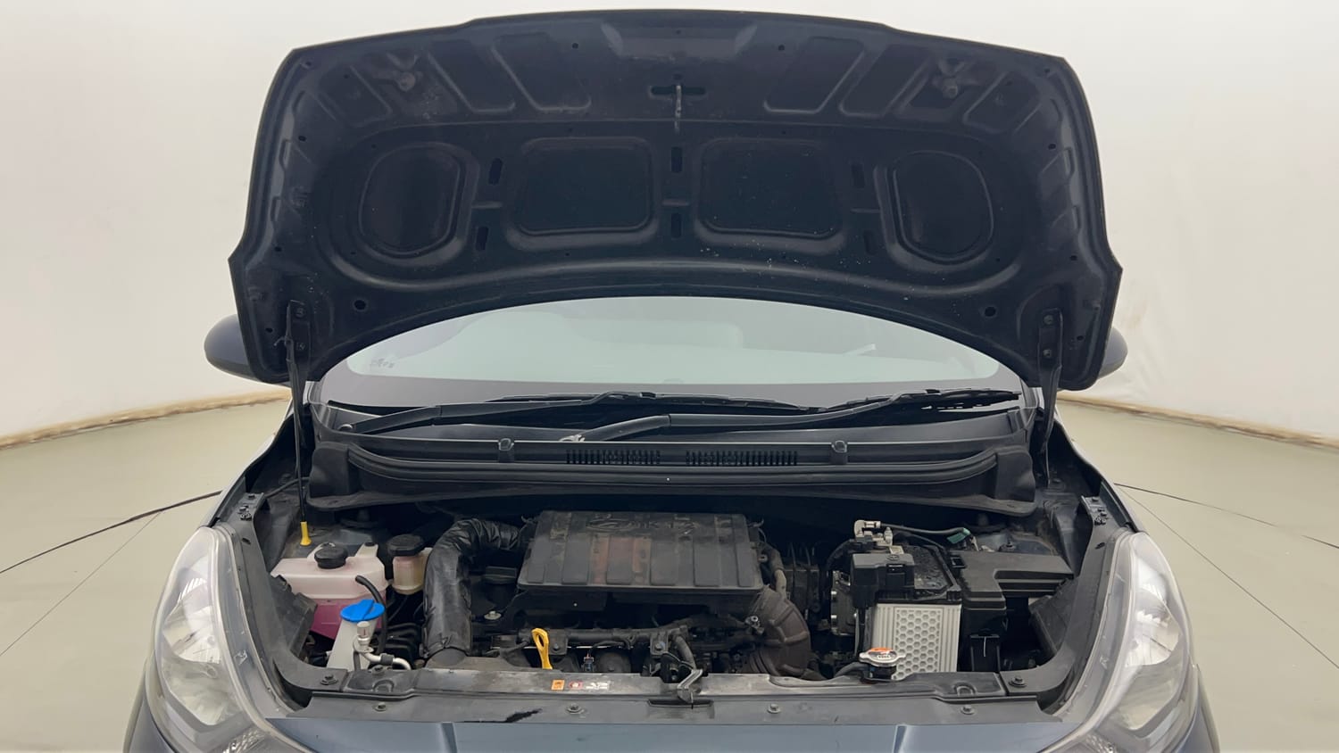 Used 2025 Hyundai Grand i10 Nios Magna 1.2 Kappa Petrol Manual engine ENGINE & BONNET OPEN FRONT VIEW